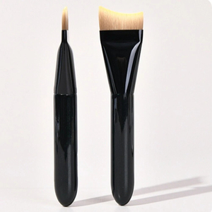 Beautichen | Плоская кисть для тонального крема с изогнутым краем и эргономичной ручкой — для гладкого и естественного макияжа
