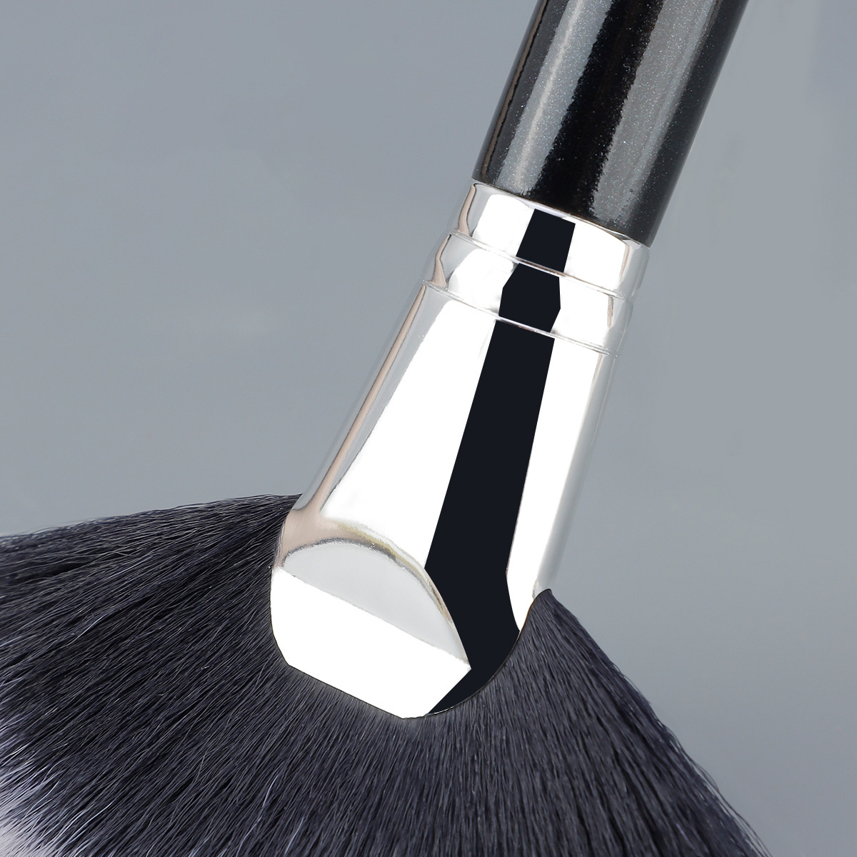 Beautichen | Веерная кисть для макияжа – точность, лёгкость и стиль в каждом движении