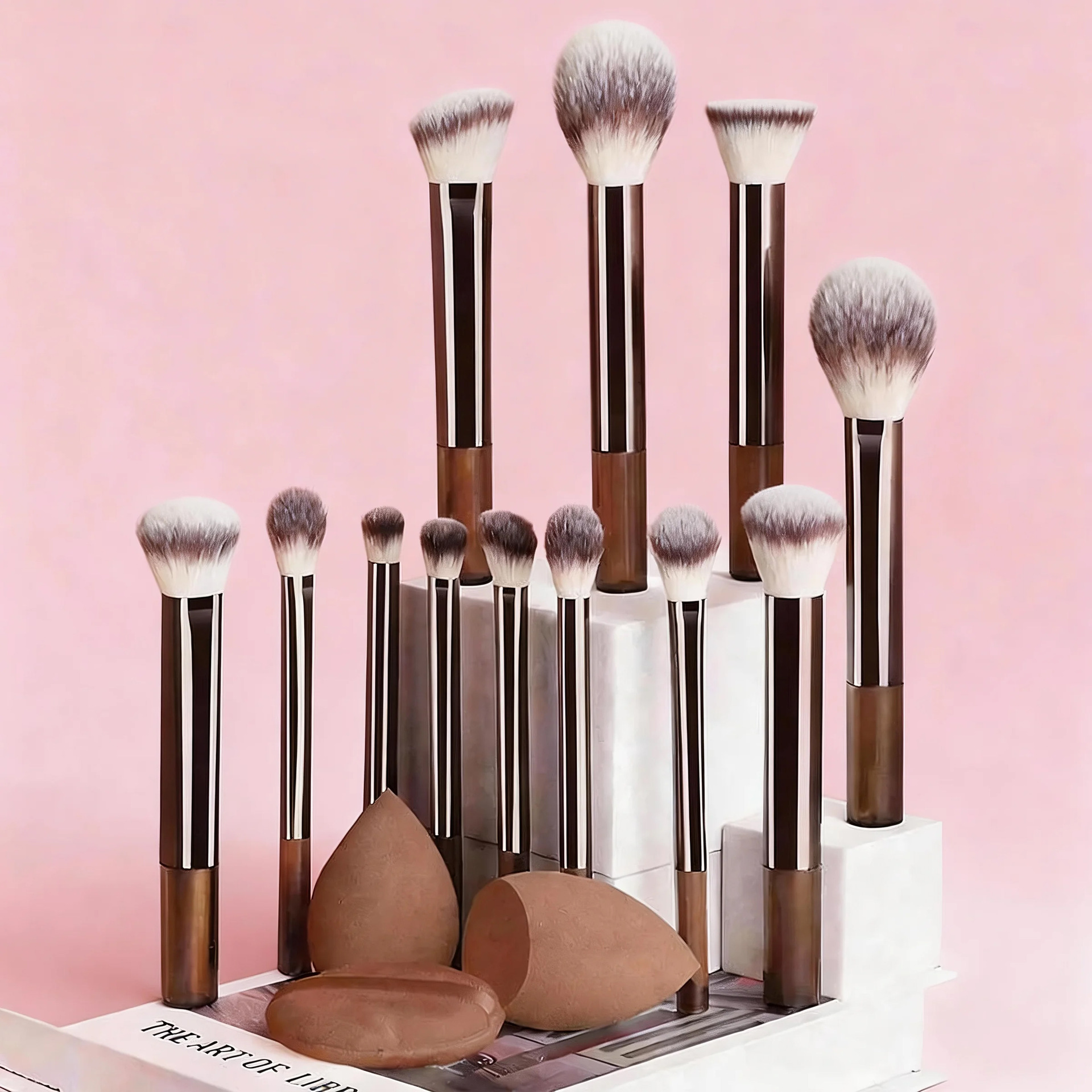 Beautichen: набор кистей для макияжа 12 шт и спонжи синтетика