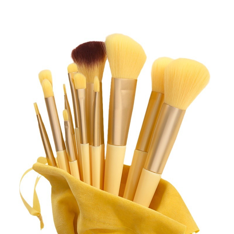 Beautichen: 13 желтых синтетических кистей для макияжа