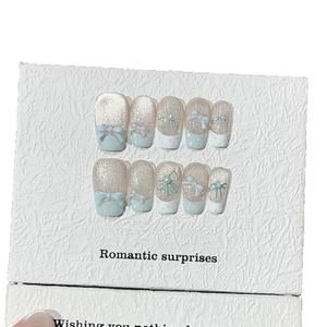 Beautichen — набор из 10 накладных ногтей с бантиками, блёстками и жемчужным декором