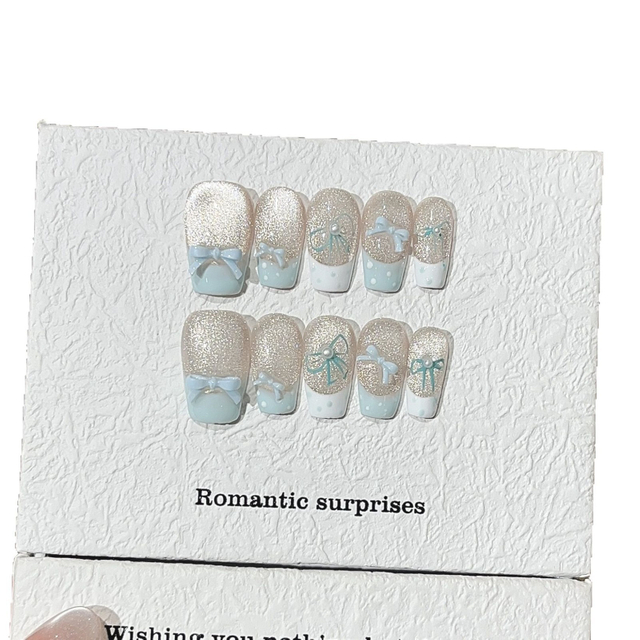 Beautichen — набор из 10 накладных ногтей с бантиками, блёстками и жемчужным декором