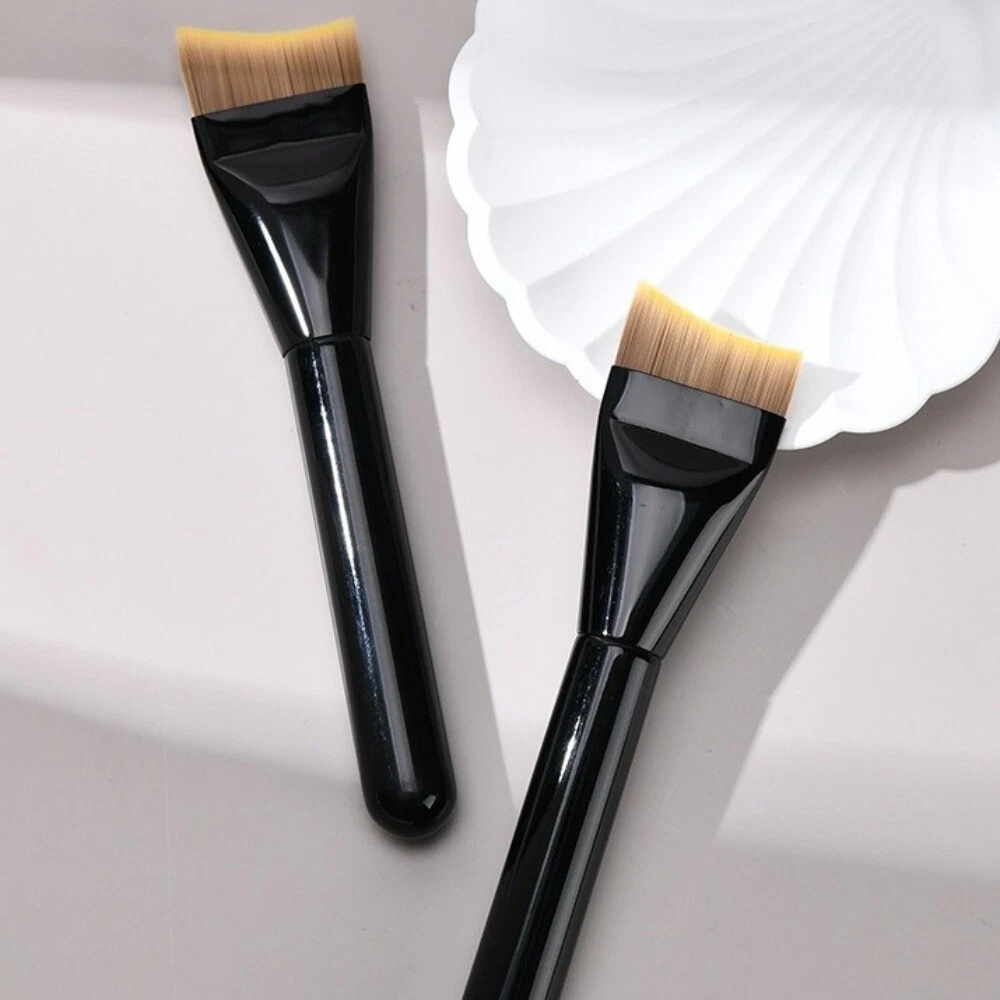 Beautichen | Плоская кисть для тонального крема с изогнутым краем и эргономичной ручкой — для гладкого и естественного макияжа