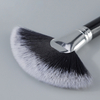 Beautichen | Веерная кисть для макияжа – точность, лёгкость и стиль в каждом движении