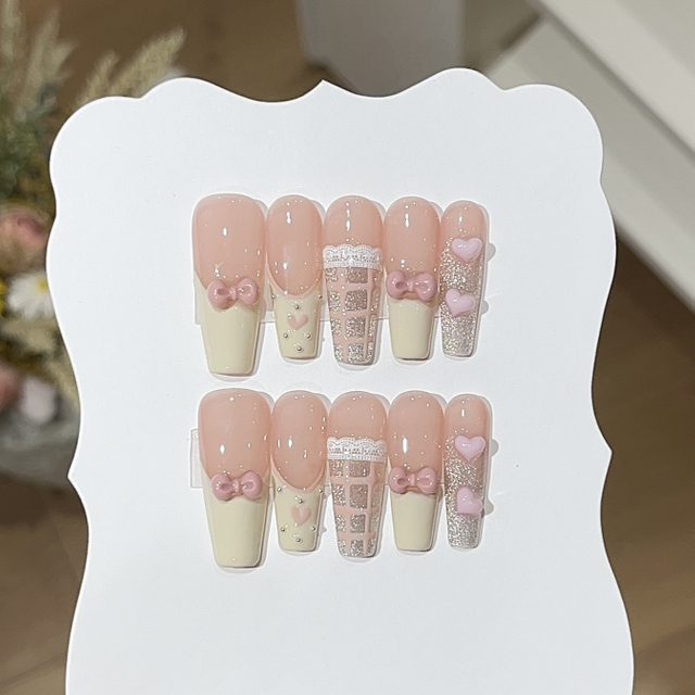 Beautichen — набор из 10 накладных ногтей с бантиками и сердечками, для нанесения с клеем