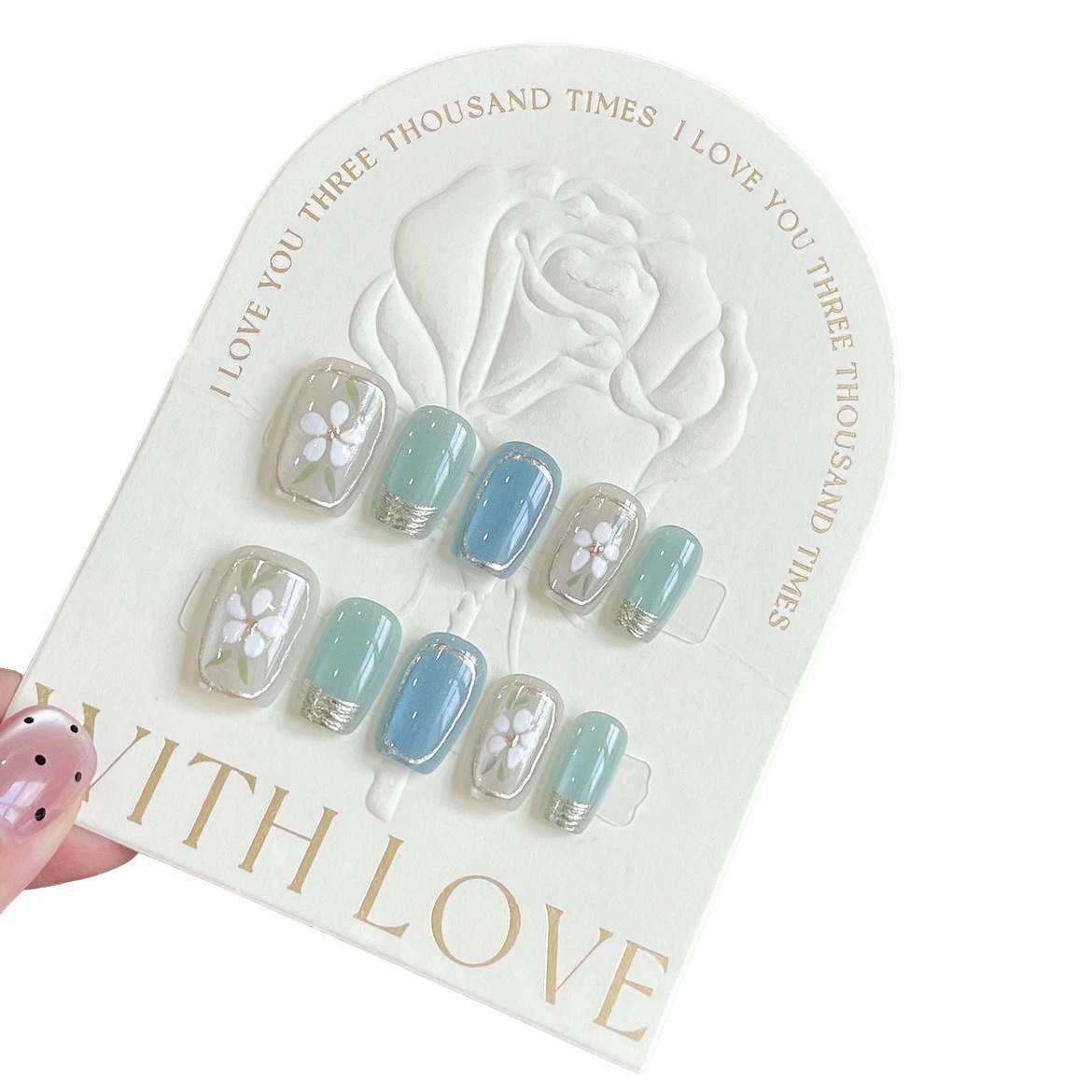 Beautichen — набор из 10 накладных ногтей с цветочным дизайном, голубо‑зелёной палитрой и блёстками